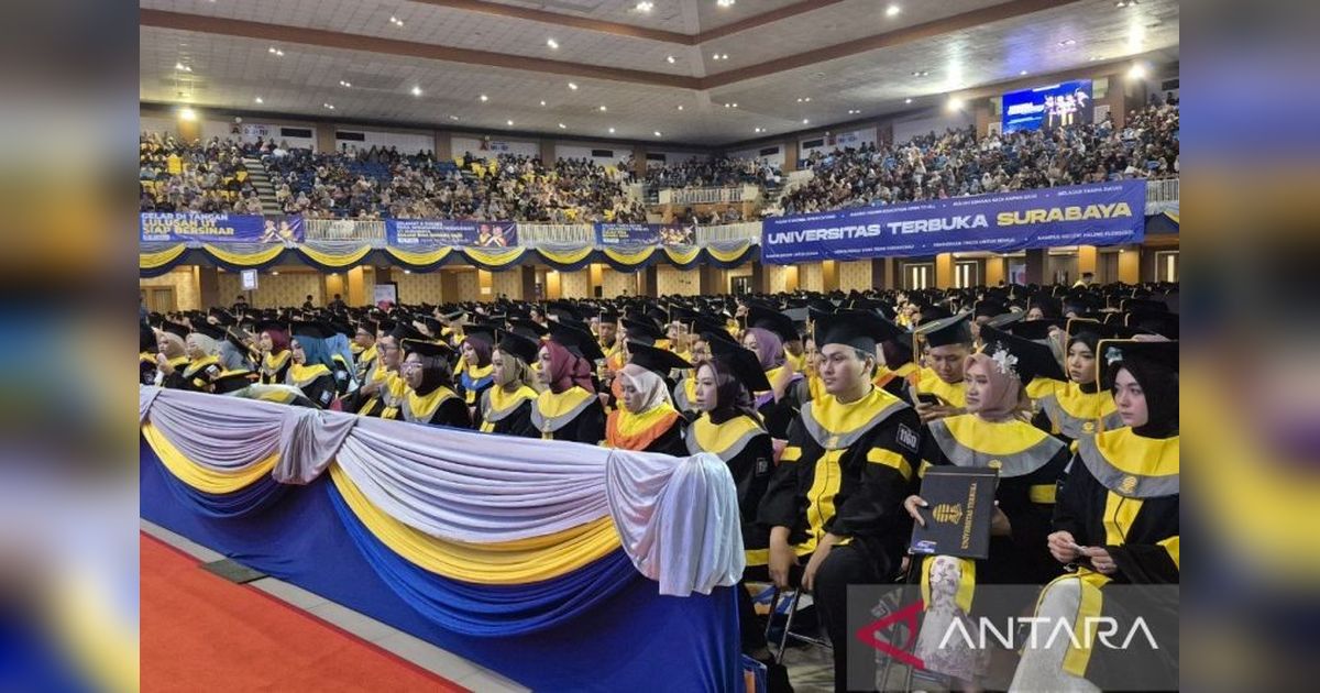 UT Surabaya Cetak 1.532 Lulusan Adaptif, Siap Bersaing di Dunia Kerja