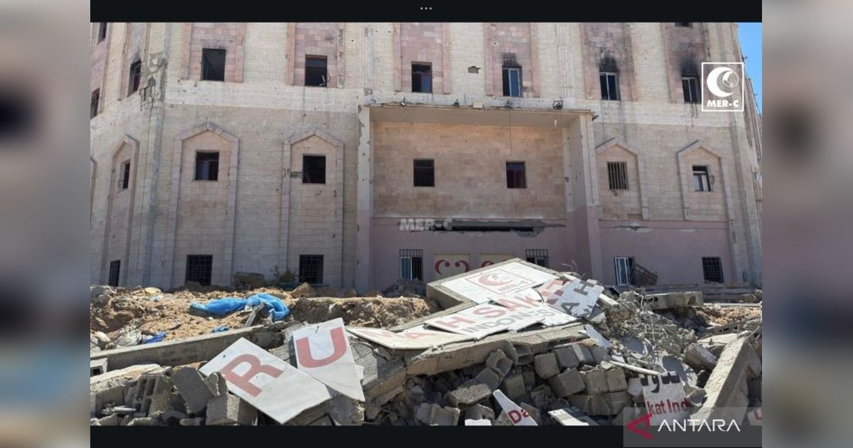 Indonesia Kecam Keras Pemasangan Spanduk Militer Israel di Reruntuhan Rumah Sakit Indonesia Gaza