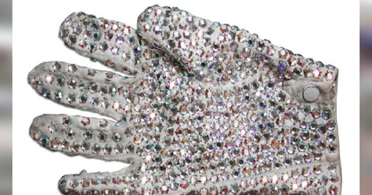 Sarung Tangan “Moonwalk” Michael Jackson Dilepas di Lelang, Segini Harganya