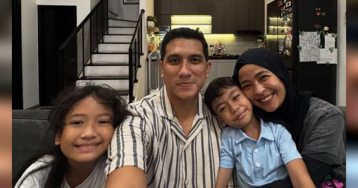 Intip 7 Potret Ruang Keluarga Tantri Kotak yang Menyatu dengan Dapur Modern