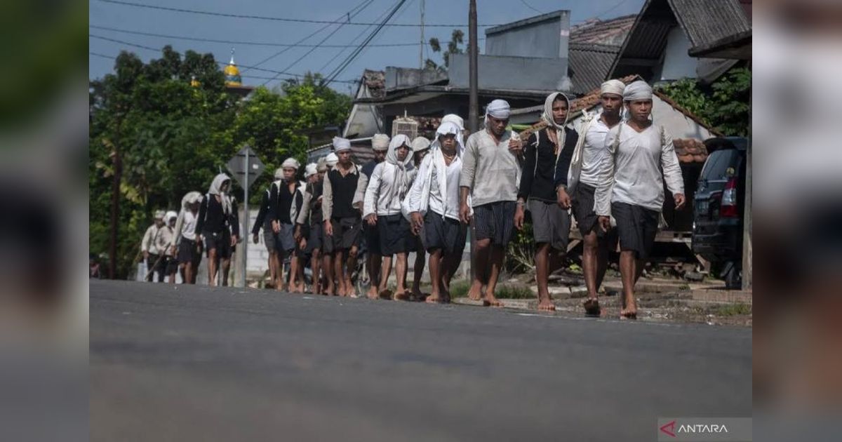 Perjalanan Sakral Upacara Adat Seba Baduy: Melintasi 200 Km Malam Hari