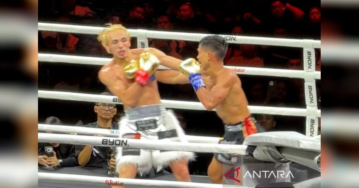 Putra Abdullah Kalahkan Ronal Siahaan dengan Kemenangan Mutlak di Byon Combat Showbiz 7