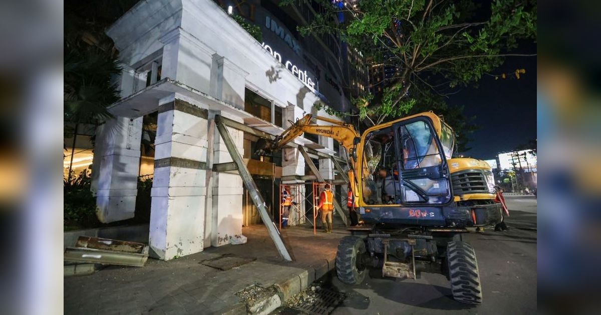 Pembongkaran Fasad Toko Nam Surabaya: Dilema Kota Merawat Ingatan Sejarah