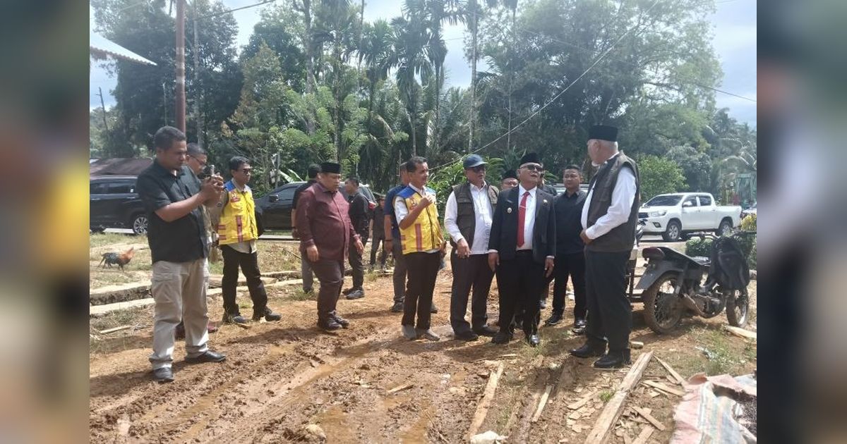 Pasaman Barat Pastikan Pembangunan Jalan Alternatif Talamau Dimulai 2026