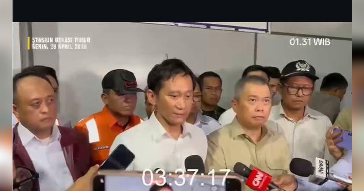 Menhub Tinjau Lokasi Kecelakaan KA Bekasi Timur, Dorong Evakuasi Lebih Cepat