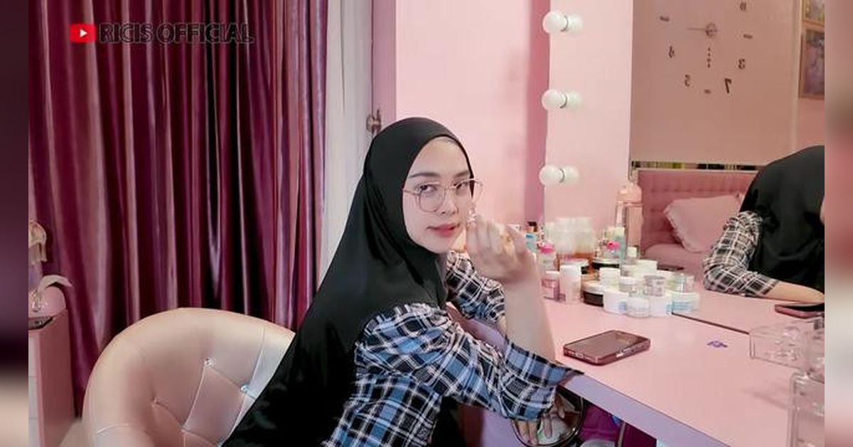 11 Foto Kamar Pink Ria Ricis di Rumah Lama, Intip Momen Terakhir Sebelum Pindah
