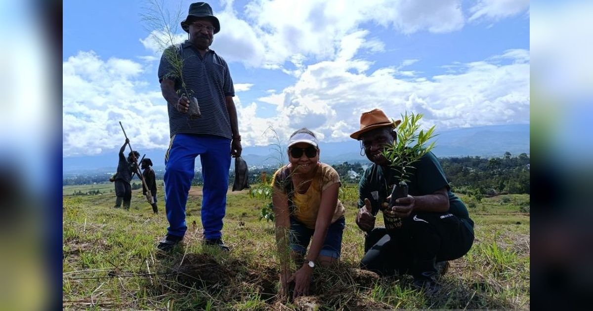 Pemprov Papua Pegunungan Tanam 3.000 Pohon di Hardiknas, Edukasi Lingkungan Sejak Dini
