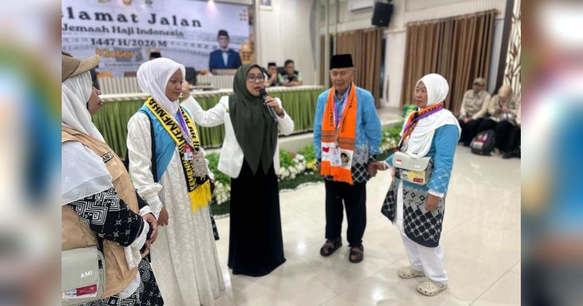 Anggota DPR Lepas Pemberangkatan JCH Kloter 16 Makassar, Ingatkan Kesiapan Lahir Batin