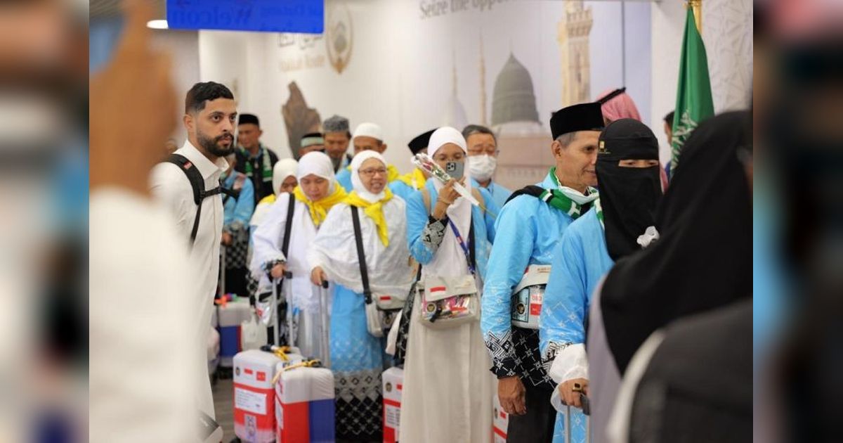 Jamaah Haji Khusus Indonesia Perdana Tiba di Madinah, Siap Jalani Ibadah Lebih Singkat