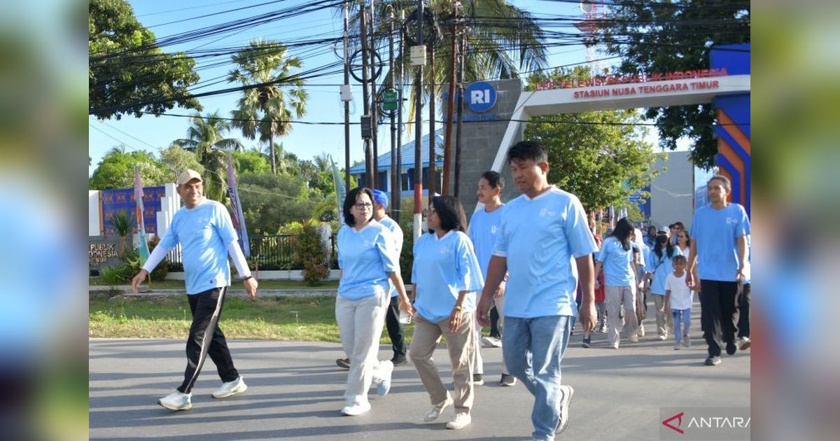 TVRI, RRI, dan ANTARA Gelar Fun Walk Bola Gembira Promosikan Hak Siar TVRI Piala Dunia 2026 di NTT