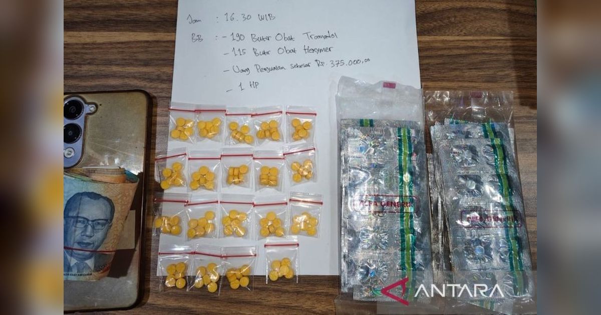 Polres Metro Bekasi Amankan Pengedar Ratusan Butir Obat Daftar G di Babelan