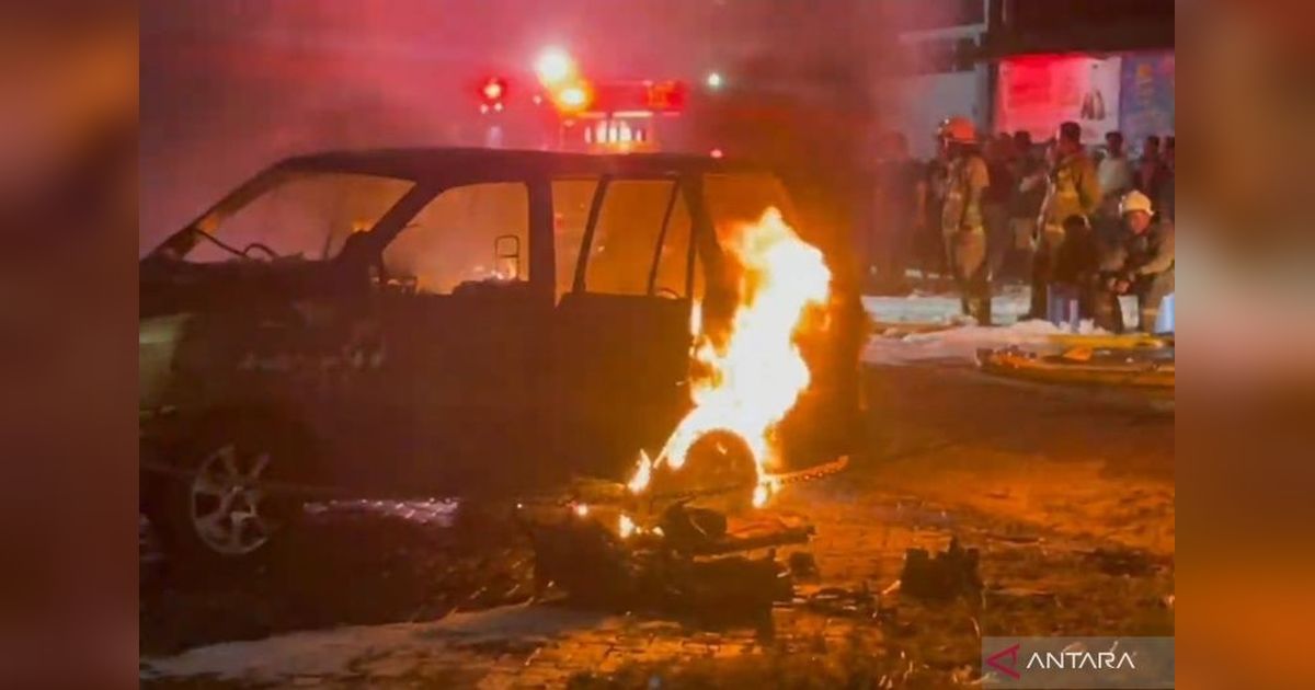 Minibus Terbakar Hebat di Kembangan Jakarta Barat, Diduga Angkut BBM Ilegal