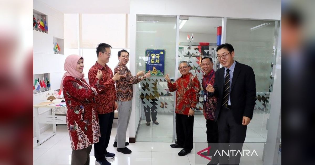 Perpusnas Perkuat Kerja Sama Literasi dengan Donasi Buku Korea, Perkaya Koleksi 