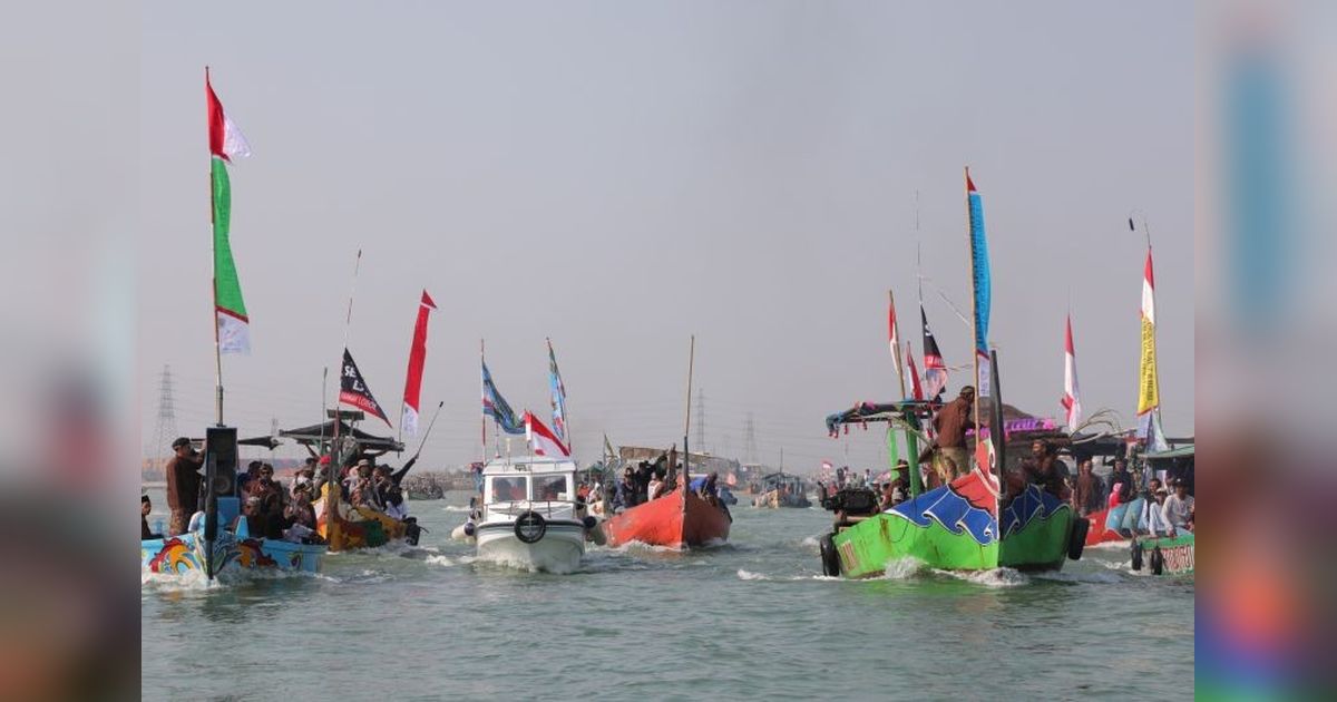 Meriahnya Sedekah Laut Tambaklorok Semarang: Ratusan Kapal Nelayan Jaga Tradisi Leluhur