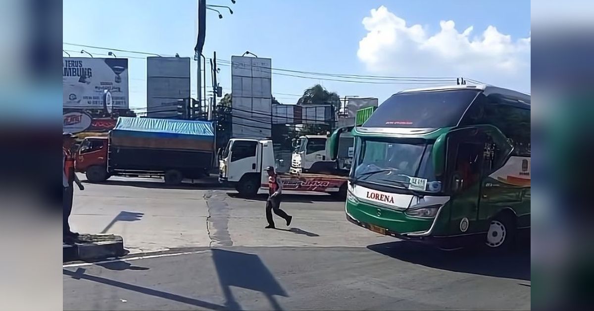 Pemkot Semarang Intensifkan Sosialisasi Portal Pembatas Ketinggian Kendaraan untuk Keselamatan di Jalan Prof. Hamka