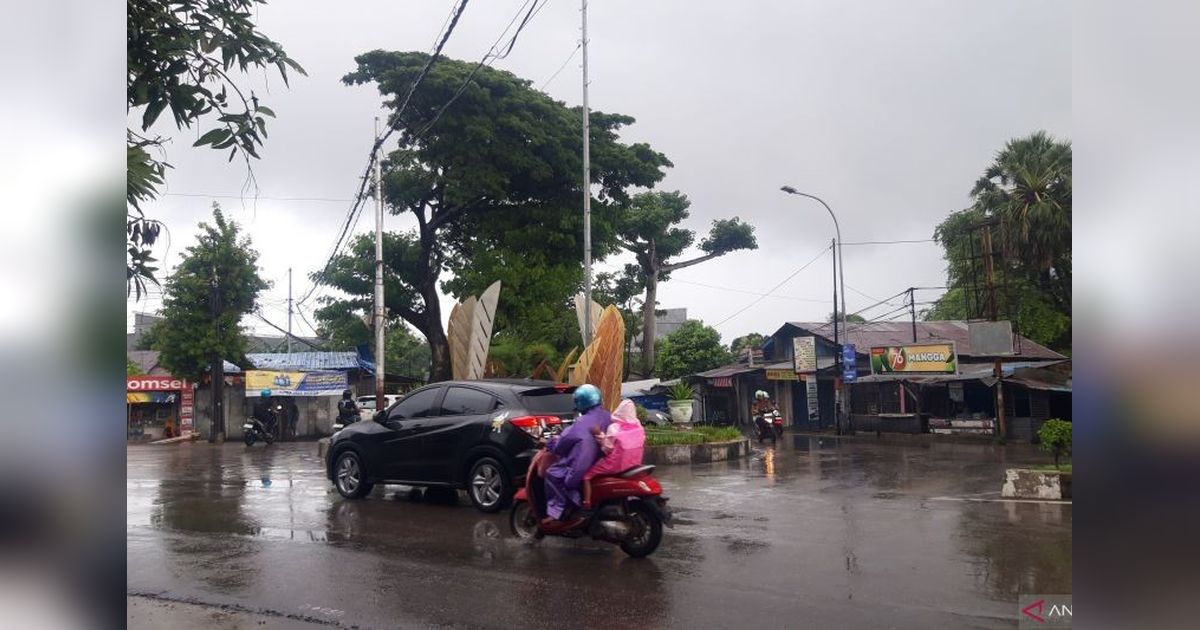 BMKG: Prakiraan Cuaca Hujan Ringan hingga Sedang Dominasi Kota Besar Indonesia