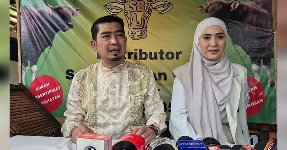 Ustaz Solmed dan April Jasmine sedang berburu hewan kurban menjelang Idul Adha 2026.