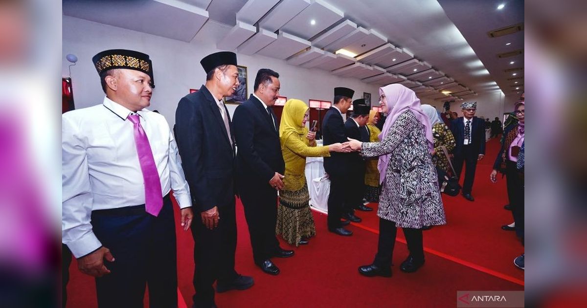 Bupati Ipuk Kukuhkan 40 Kades Paralegal Banyuwangi, Benteng Keadilan di Tingkat Desa
