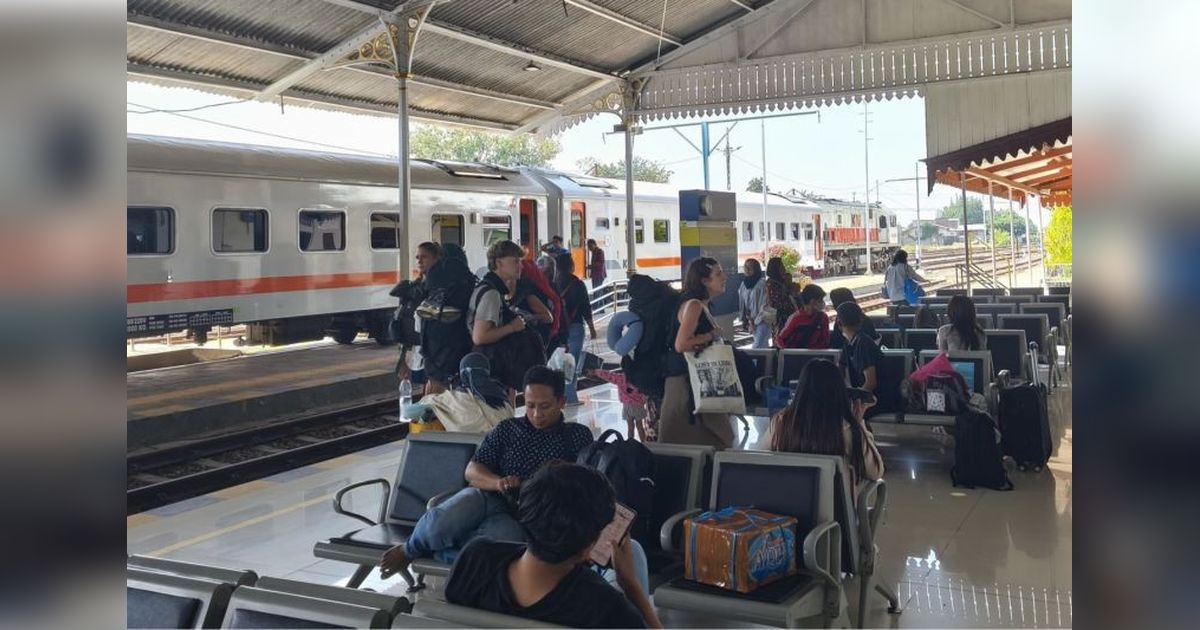 KAI Daop 9 Jember Catat Lonjakan Penumpang WNA, Probolinggo Jadi Destinasi Favorit