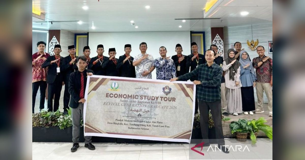 Edukasi Pajak Generasi Muda: Kanwil DJP Kalselteng Bangun Kesadaran Pajak Siswa Melalui Office Tour