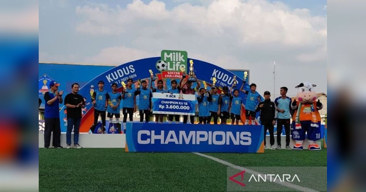 SDN Jambean 02 Pati Ukir Sejarah, Raih Juara Sepak Bola Putri U-12 di Kudus