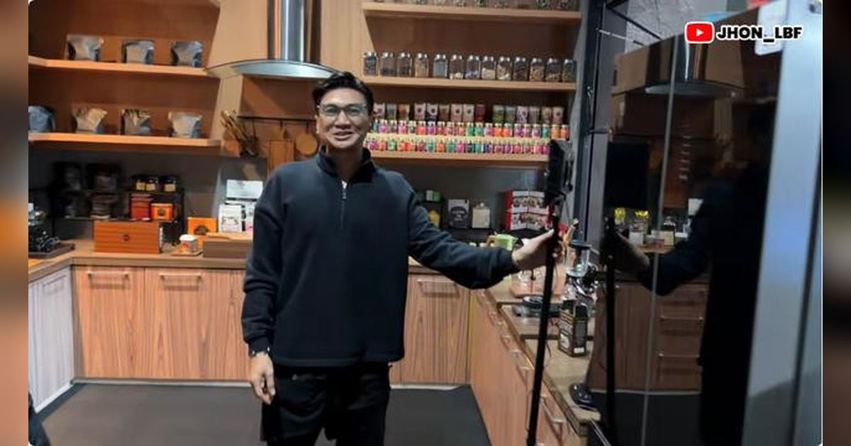Intip 6 Potret Dapur Anji Manji, Minimalis Open Space Bernuansa Kayu