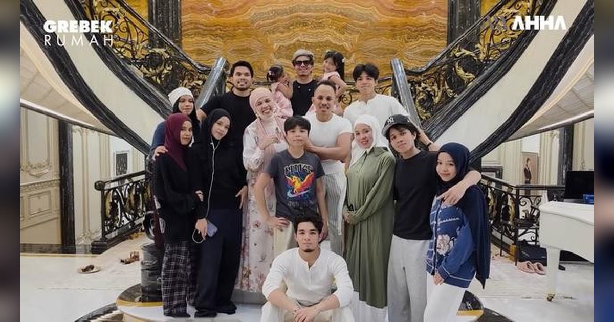 6 Foto Tangga Rumah Gen Halilintar di Jakarta, Mewah Bak Istana Dongeng