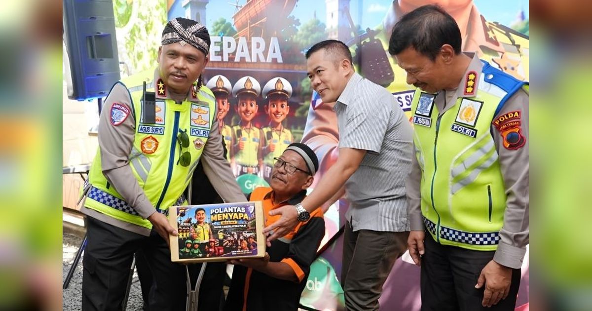 Kakorlantas Perkuat Kedekatan Polri dengan Masyarakat di Jepara Melalui Program Polantas Menyapa