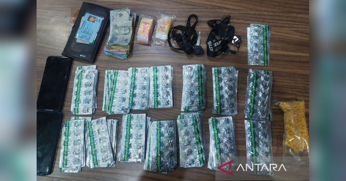 Polres Metro Bekasi Bekuk Dua Pengedar Obat Keras Ilegal Berkat Laporan Warga