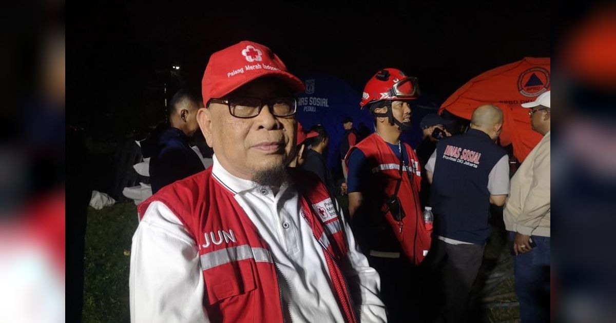 PMI Jakpus Gerak Cepat Tangani Pengungsi Kebakaran Kemayoran, Siapkan Bantuan Medis dan Tenda