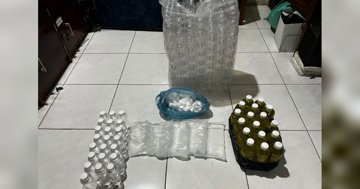 Polres Bantul Amankan Puluhan Botol Miras Ilegal dalam Operasi Serentak di Dua Lokasi