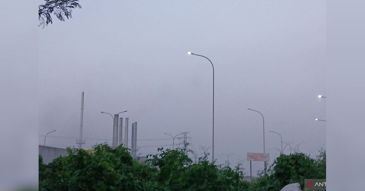 Warga Keluhkan Polusi Asap Pabrik Timah Tangerang, Kesehatan Terancam Selama 23 Tahun