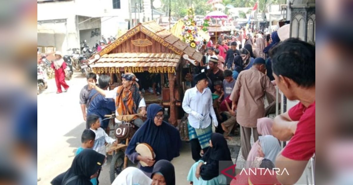 Ribuan Warga Padati Tradisi Pesta Panggil Suku Ketapik di Ba