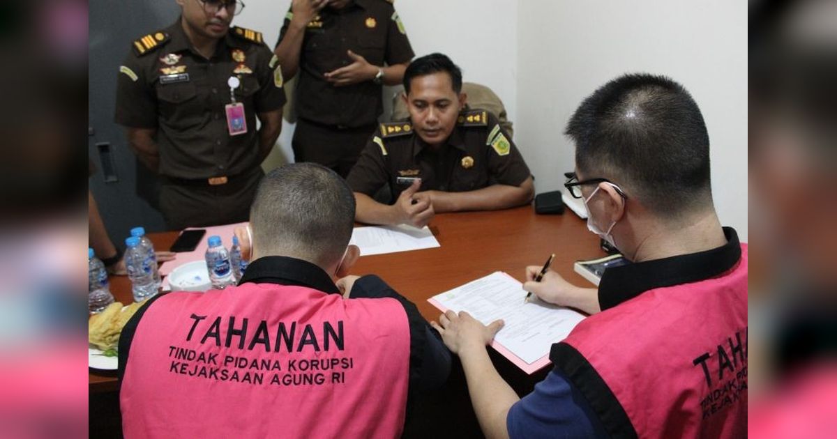 Kejagung Serahkan 11 Tersangka Kasus Korupsi Ekspor CPO Modu