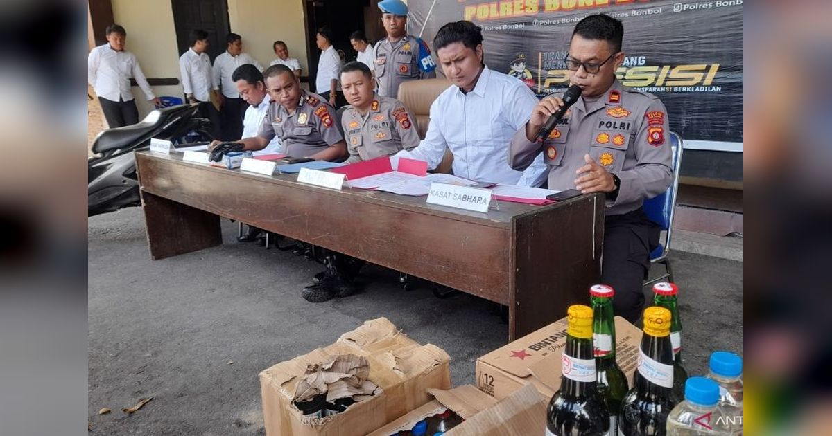 Polres Bone Bolango Sita Ratusan Botol Miras dalam