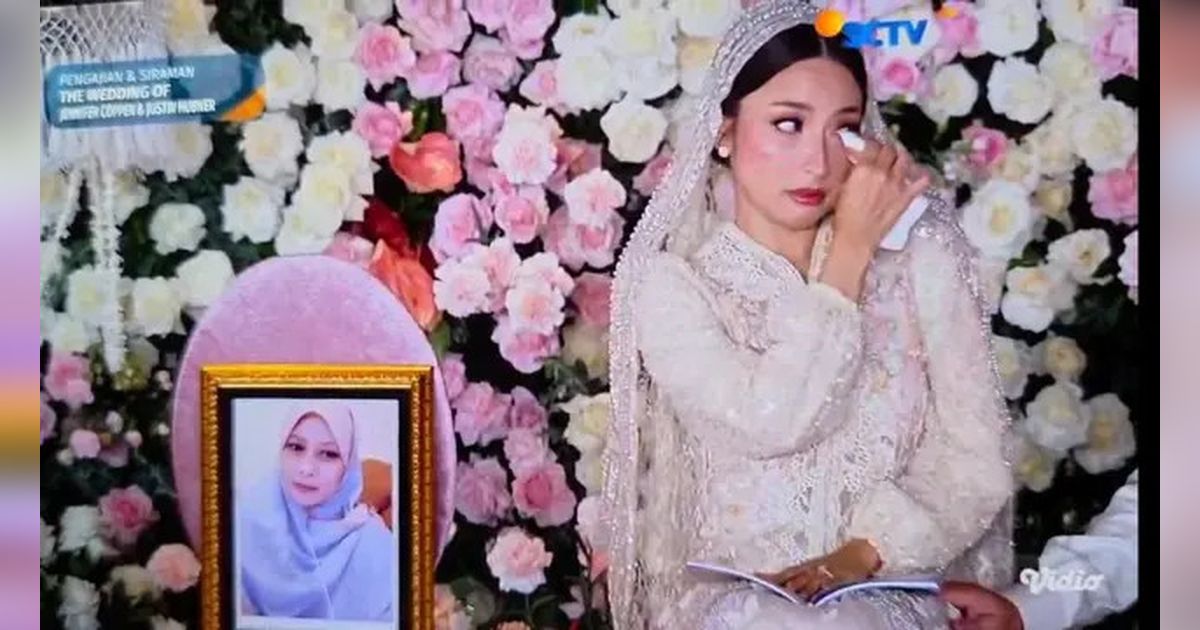 Jennifer Coppen Menangis Saat Doa untuk Mendiang Ibunya Dipa