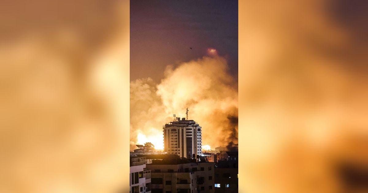 VIDEO: Perang Terbuka Israel Serang Balik Palestina, Brutal Bombardir Gaza Pakai Rudal