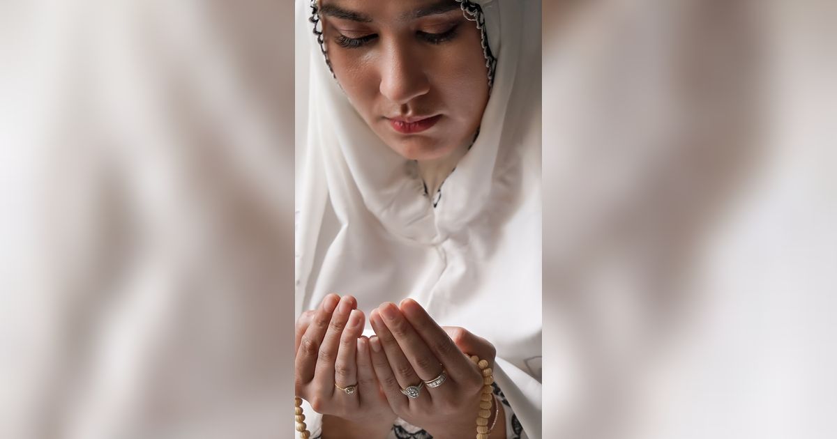 Keutamaan Dzikir Usai Sholat Subuh, Tubuhnya Tidak Akan Tersentuh Api Neraka