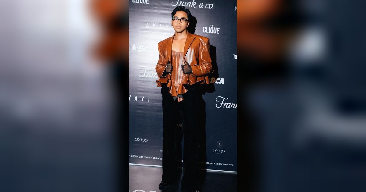 Bubah Alfian Terima Banyak Pujian Tentang Indonesia di Paris Fashion Week 2023