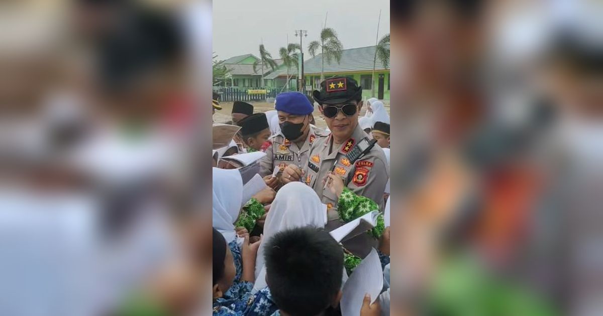 Jenderal Bintang Dua Diserbu Pelajar Hingga Emak-Emak, Pegang Tongkat Komando Ini Jabatannya