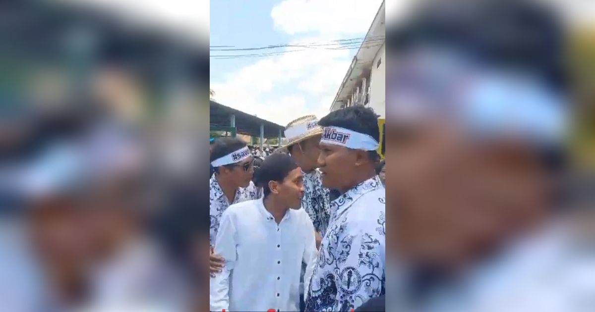 Momen Rekan Seprofesi Beri Dukungan untuk Pak Akbar, Guru yang Dituntut Rp50 Juta karena Tegur Siswa agar Salat