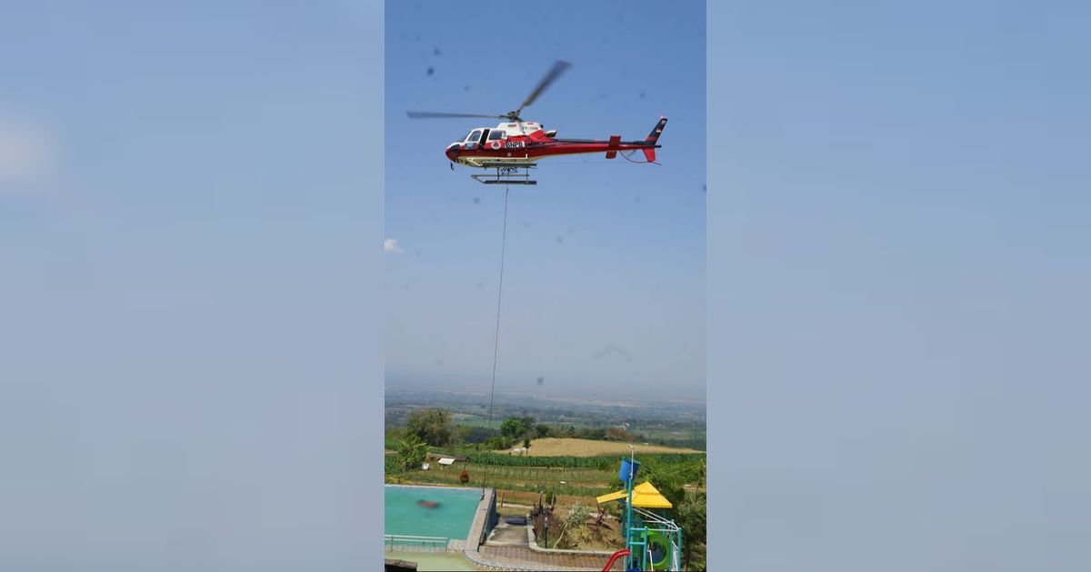 Dua Helikopter Rusak dan Sumber Air Mengering, Pemadaman Karhutla di Sumsel Terkendala