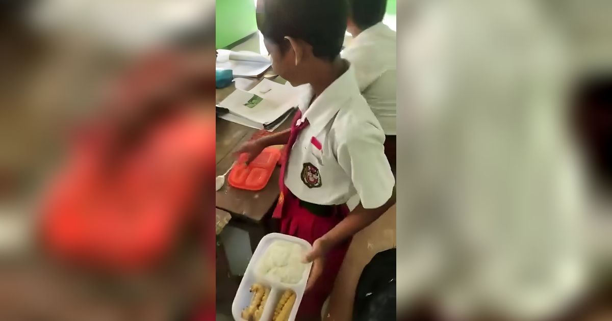 Siswa Bawa Bekal Ulat Sagu Raksasa, Kelas Langsung Geger