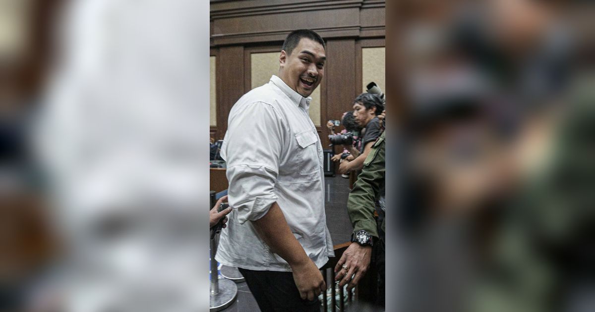 VIDEO: Menpora Dito Santai Bongkar Fakta Bingkisan Uang Rp27 Miliar