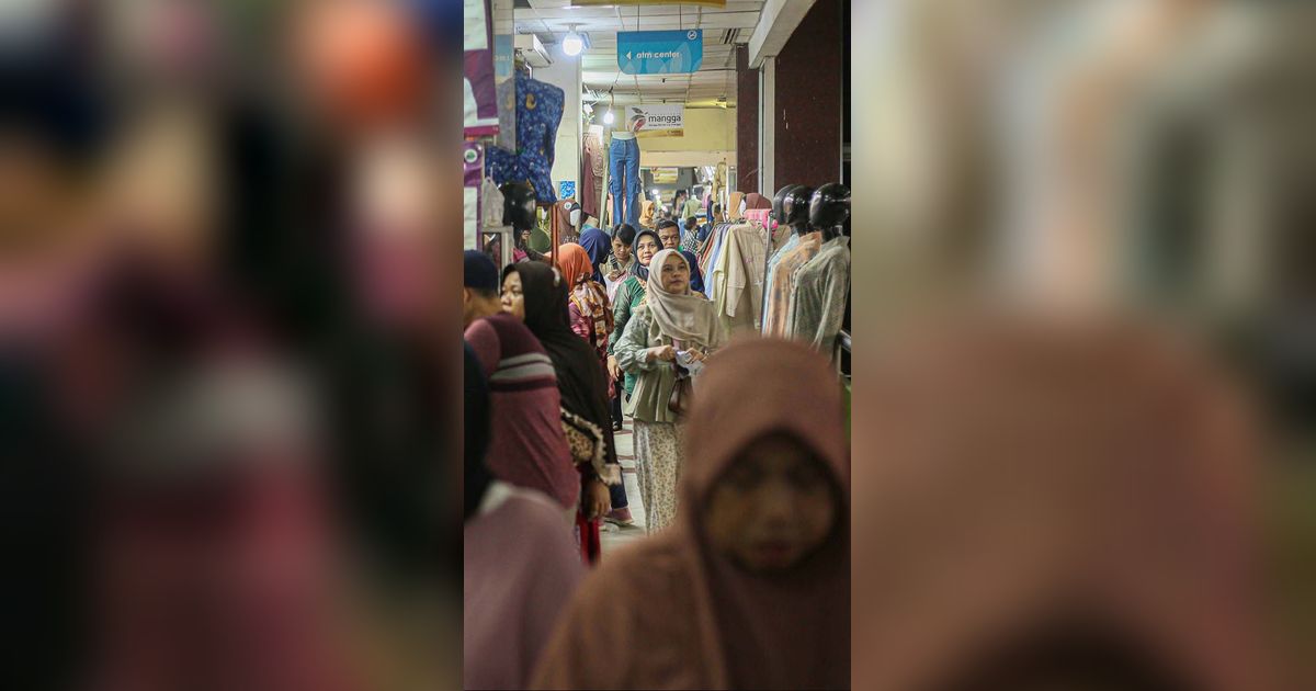 FOTO: Suasana Terkini Pasar Tanah Abang Usai Tiktok Shop Ditutup