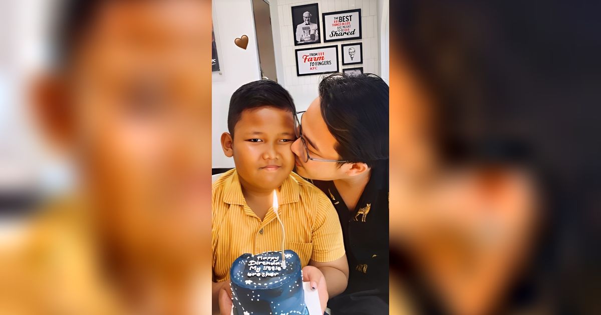 Haru Banget, Kakak Telaten Urus Adik Setelah Ibu Meninggal dan Ayahnya Pergi
