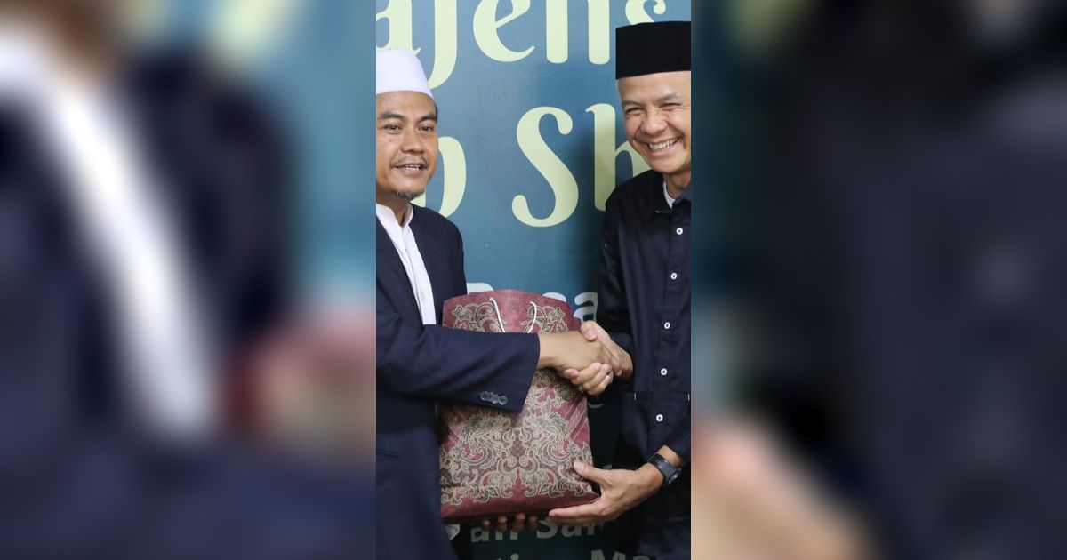 Setelah Abah Anom, Ganjar Silaturahmi ke Ponpes Nurul Ibad Ziarah ke Makam Ulama Betawi