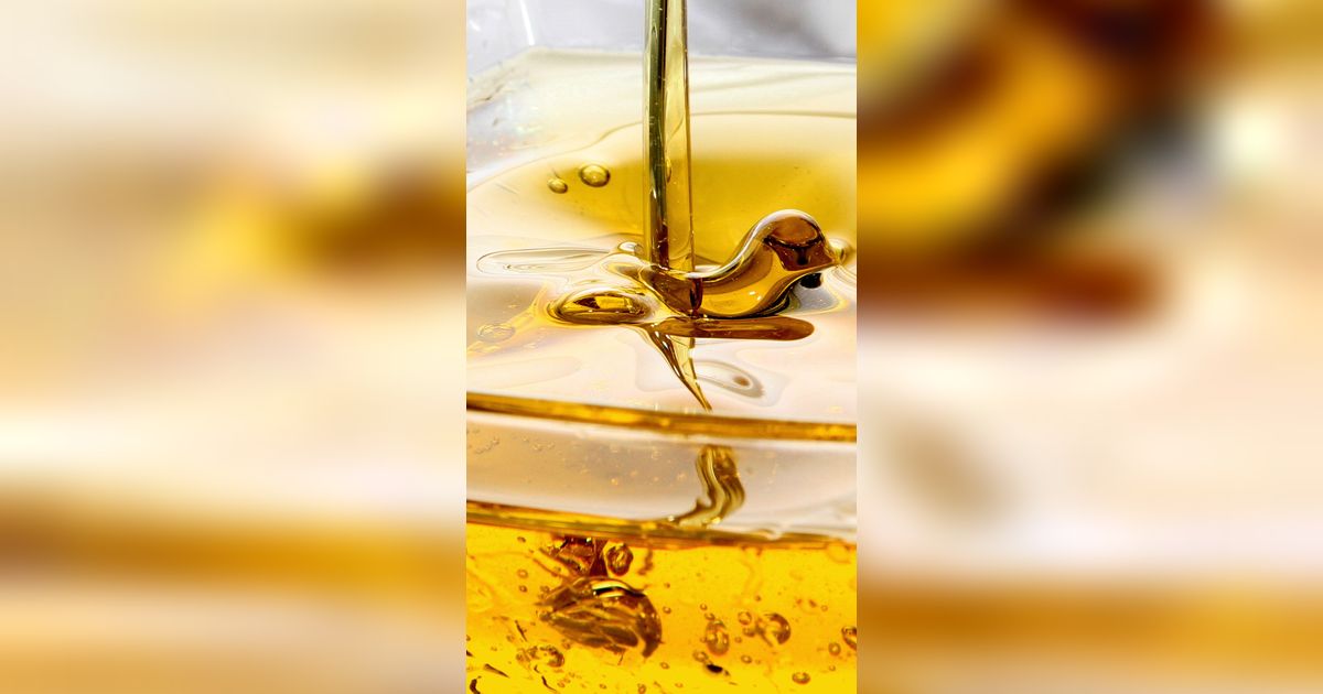 Cooking Hack! 5 Cara Mudah Bersihkan Minyak Goreng, Auto Jernih
