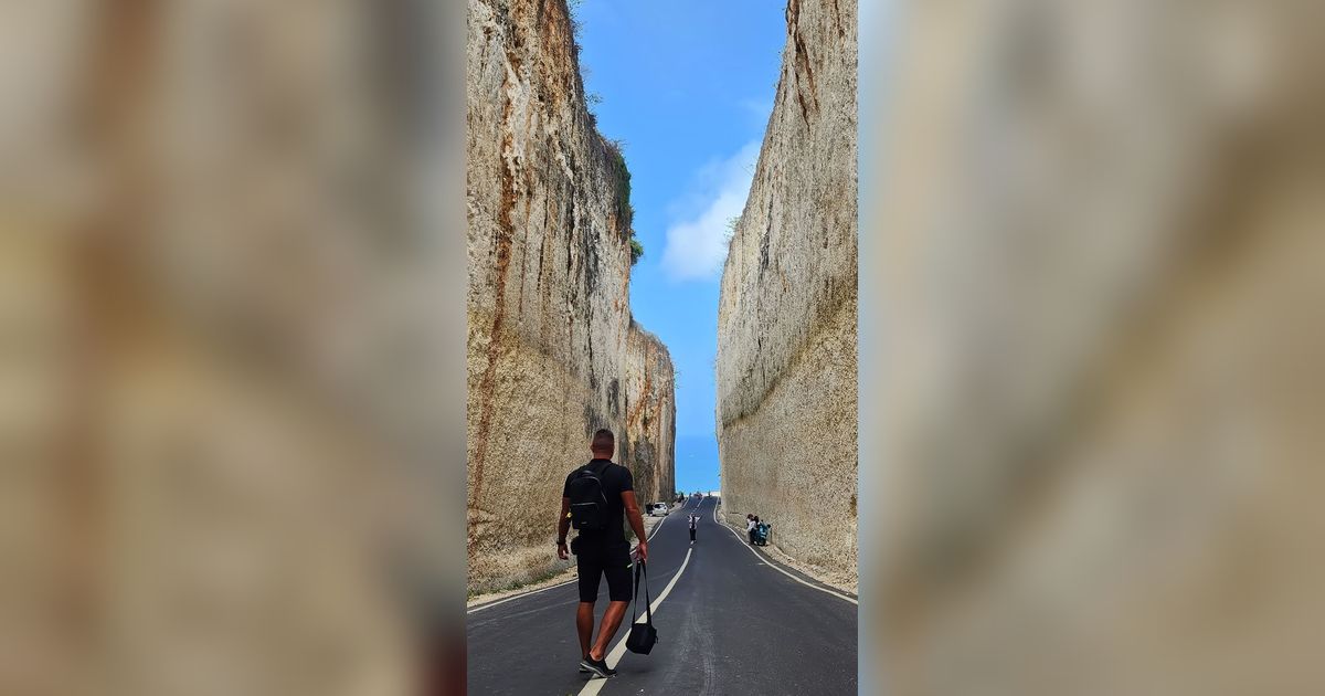 Indahnya Jalanan Pembelah Tebing Kapur Menuju Pantai Pandawa Bali