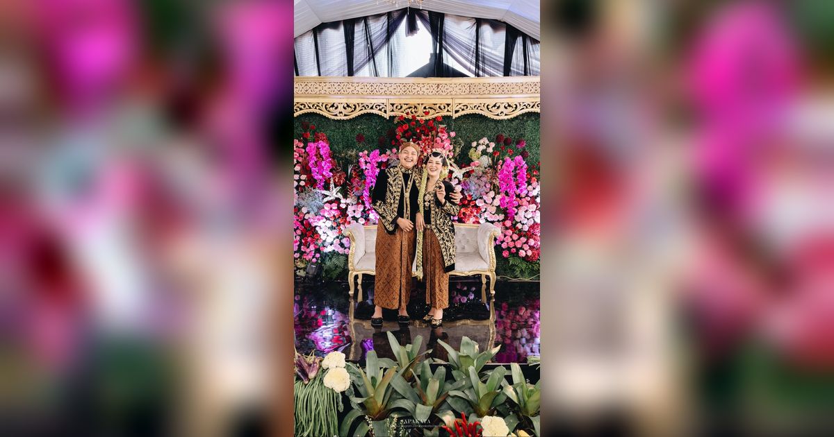 Potret Mesra Pengantin Baru Komika Nopek Novian Bareng Istri, Vlog Edisi Malam Jumat Perdana Bisa Bikin Jomblo Baper